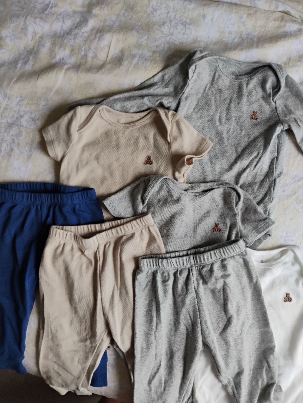 Bundle Gap Baby Clothes 6-12 Months
